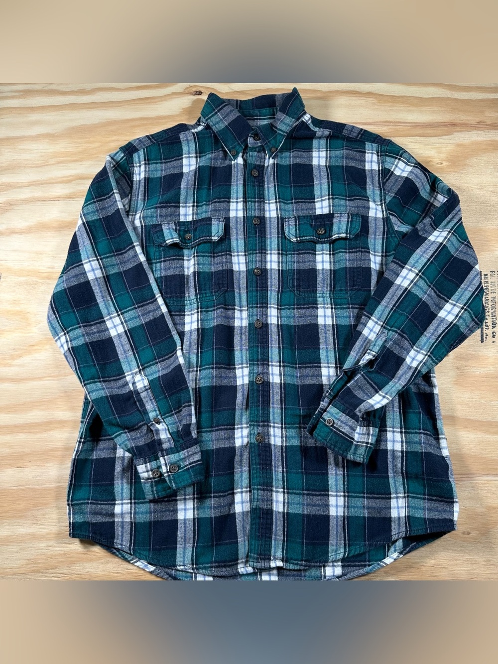 Men's Green Plaid Button-Down Flannel Shirt